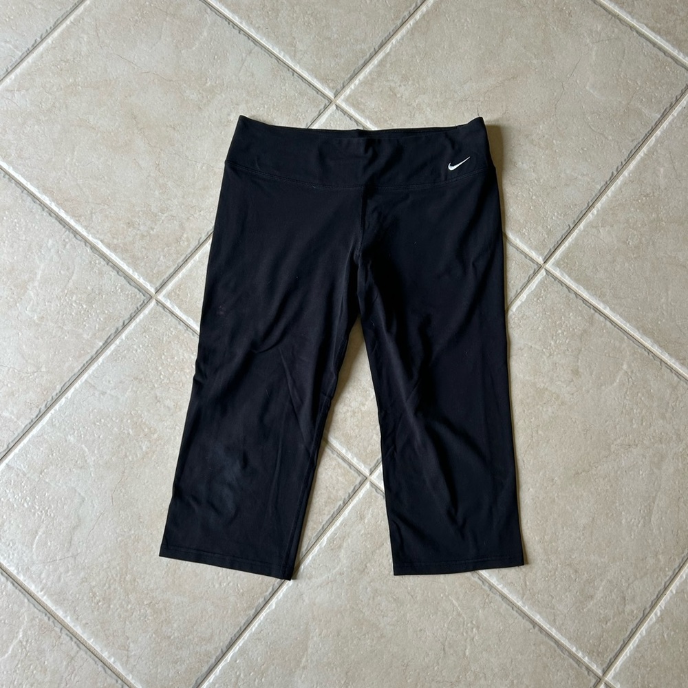 Nike Women’s Black Capri Leggings
